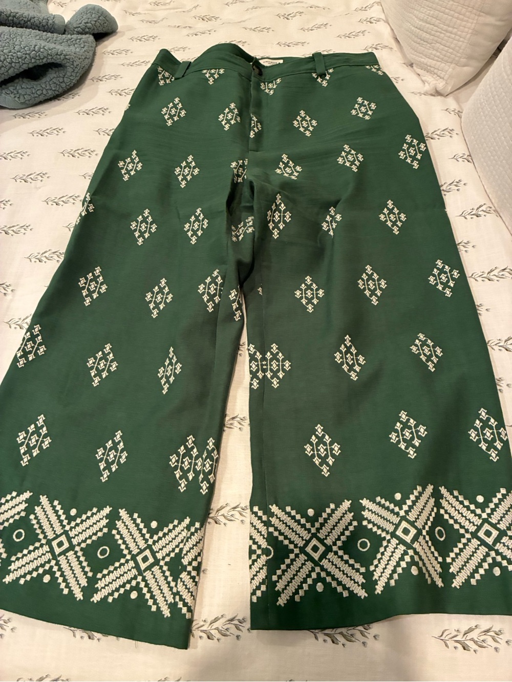 Zara Green Wide-Leg Pants with Cream Geometric Embroidery